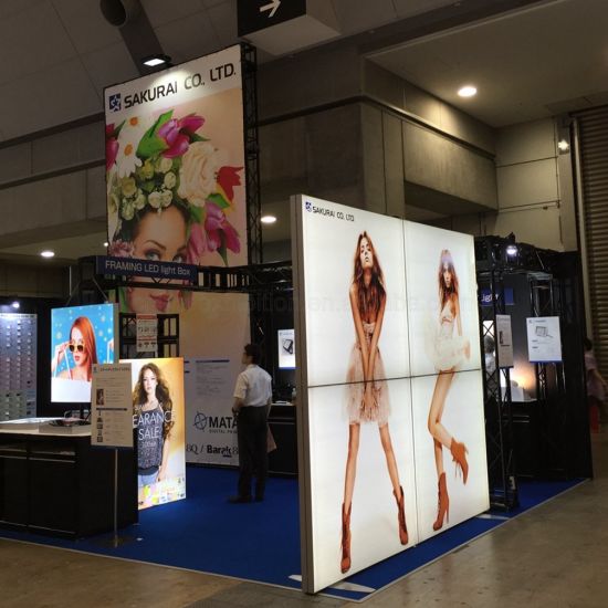 Double Sided LED Textile Light Box Signage Board Floor Stand Aluminium Profil Seg Light Box pour l'affichage de l'exposition